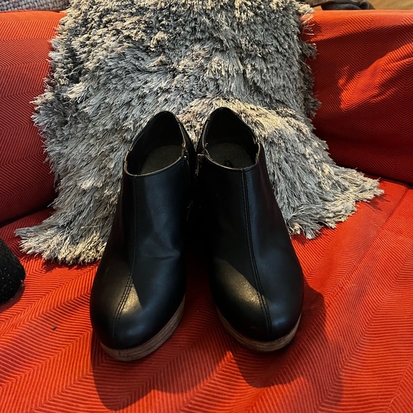 Dr. Sholl’s - Picture 1 of 5